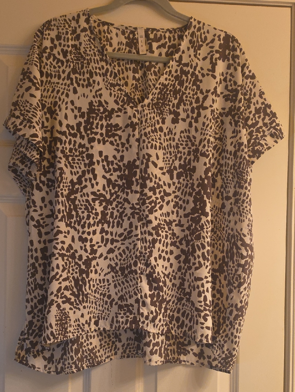 mts White V-Neck Short Sleeve Animal Print Blouse